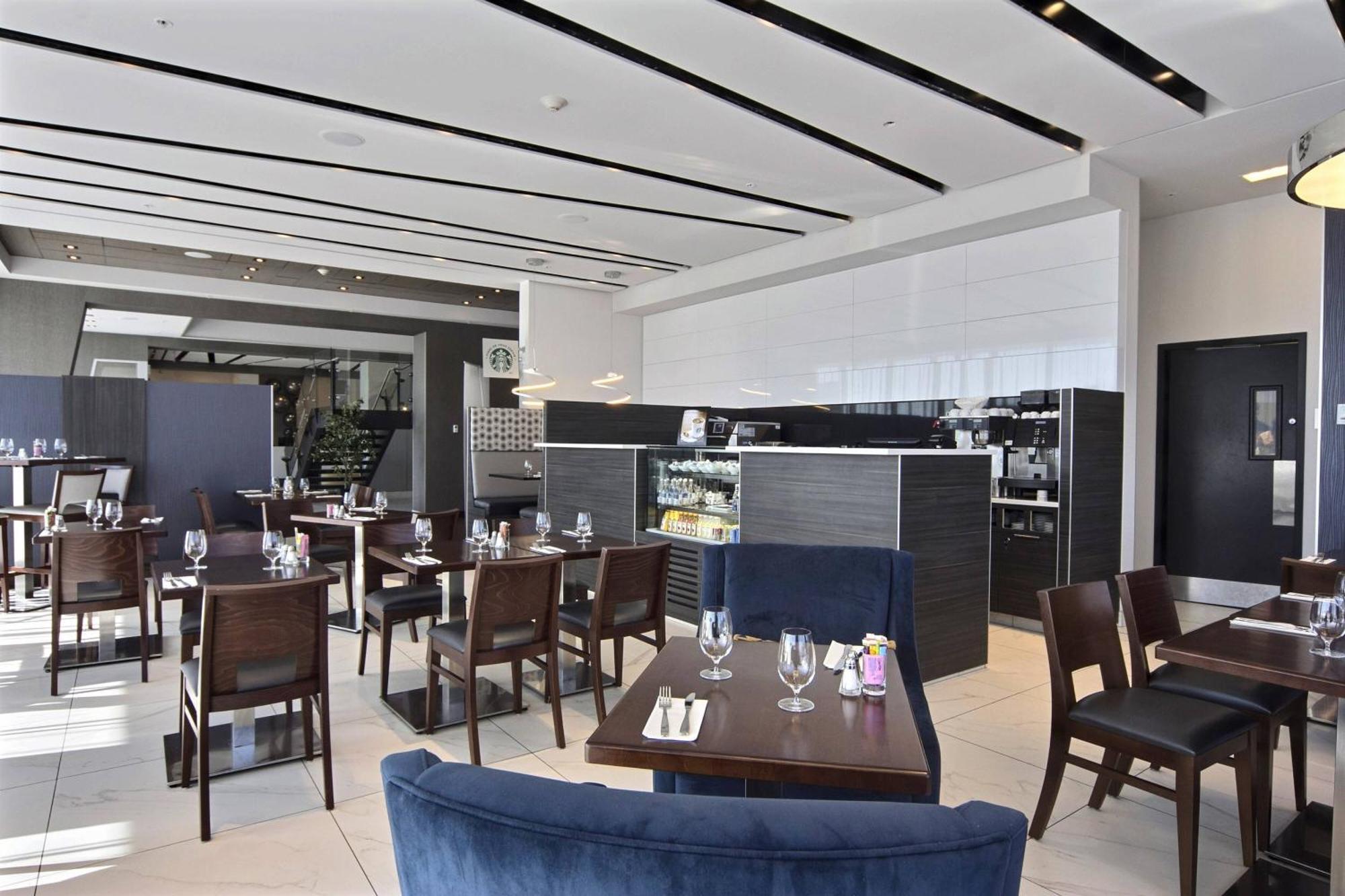Courtyard By Marriott Quebec City Exterior photo