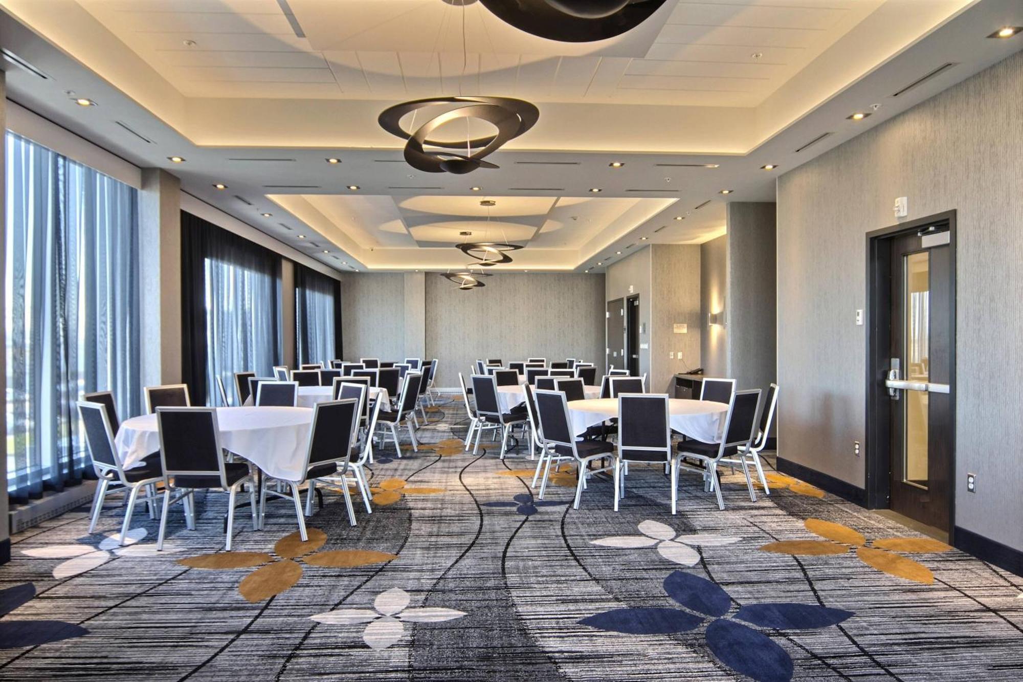 Courtyard By Marriott Quebec City Exterior photo