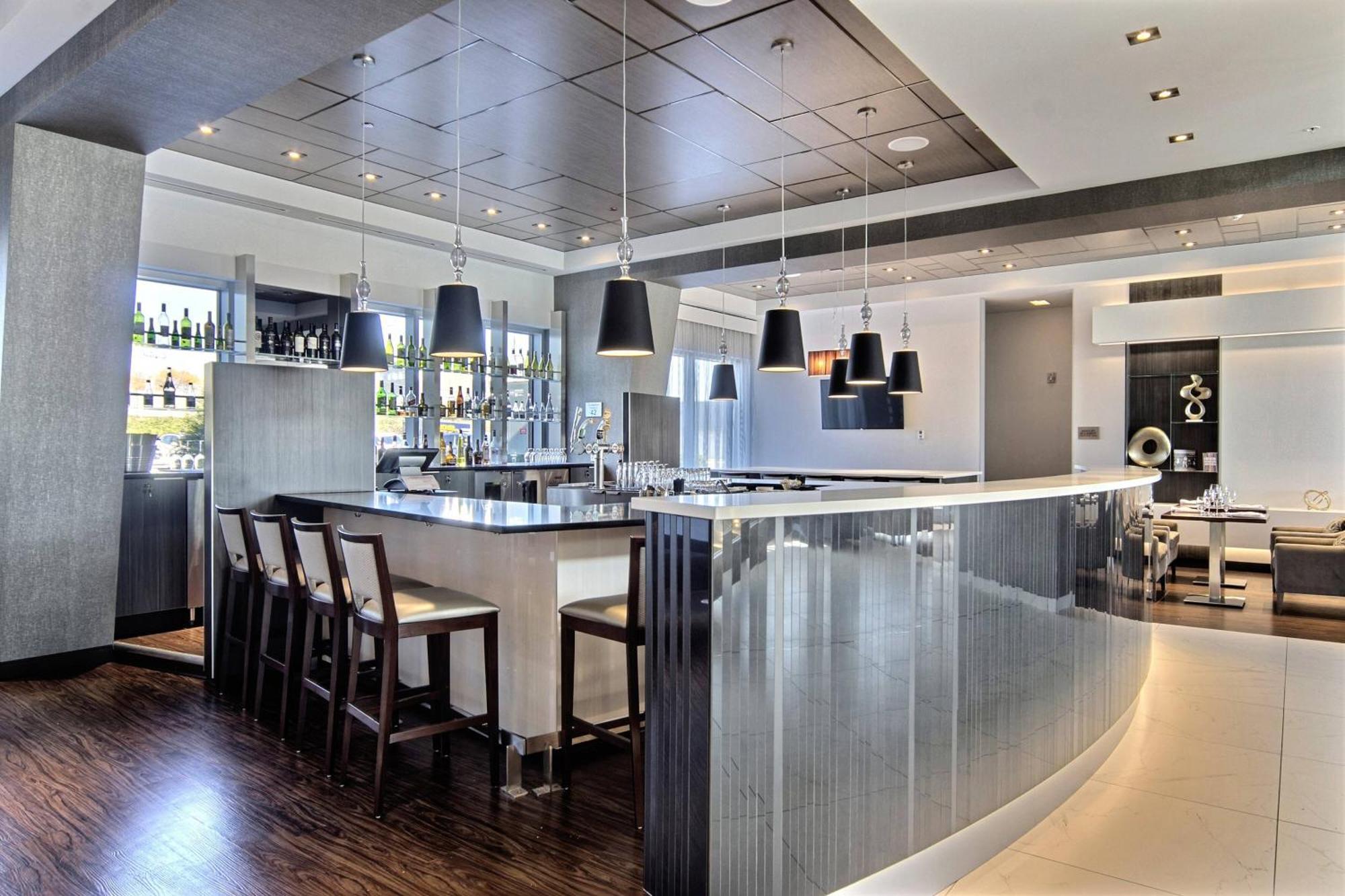 Courtyard By Marriott Quebec City Exterior photo